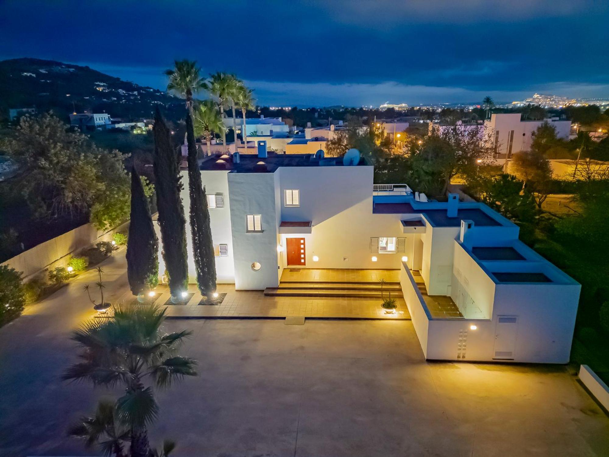 Villa Near Ibiza Town Sleeps 8 - Fluxa *