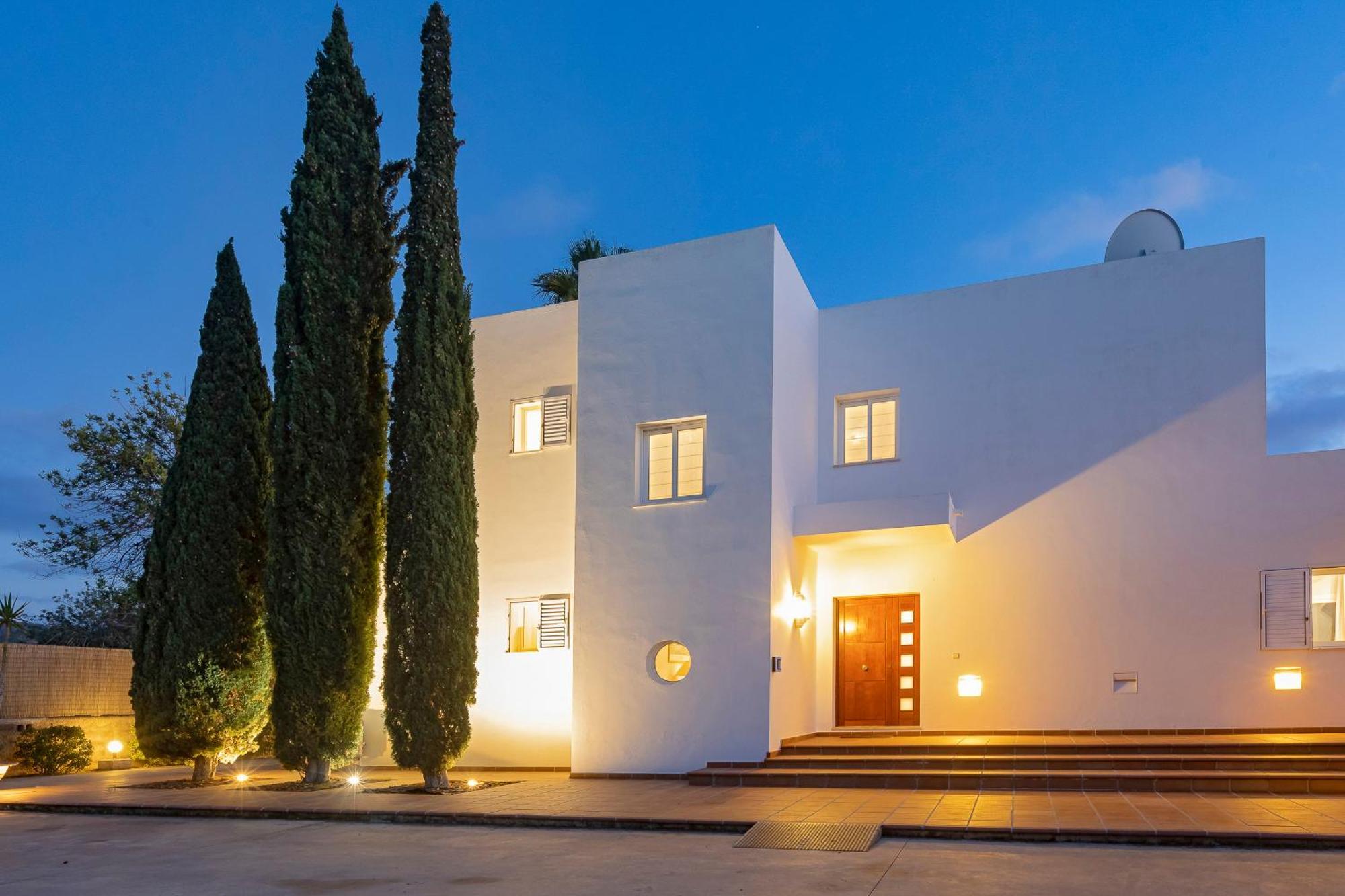 Near Ibiza Town Sleeps 8 - Fluxa * Can Furnet