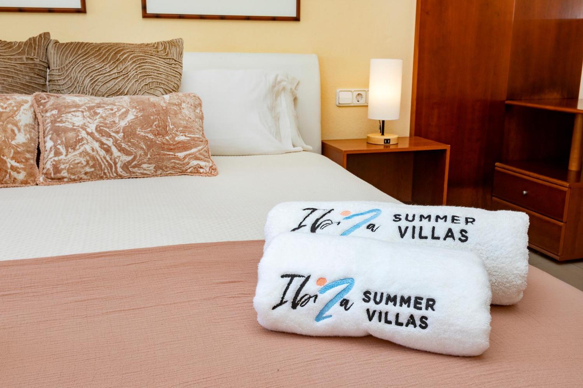 Villa Near Ibiza Town Sleeps 8 - Fluxa