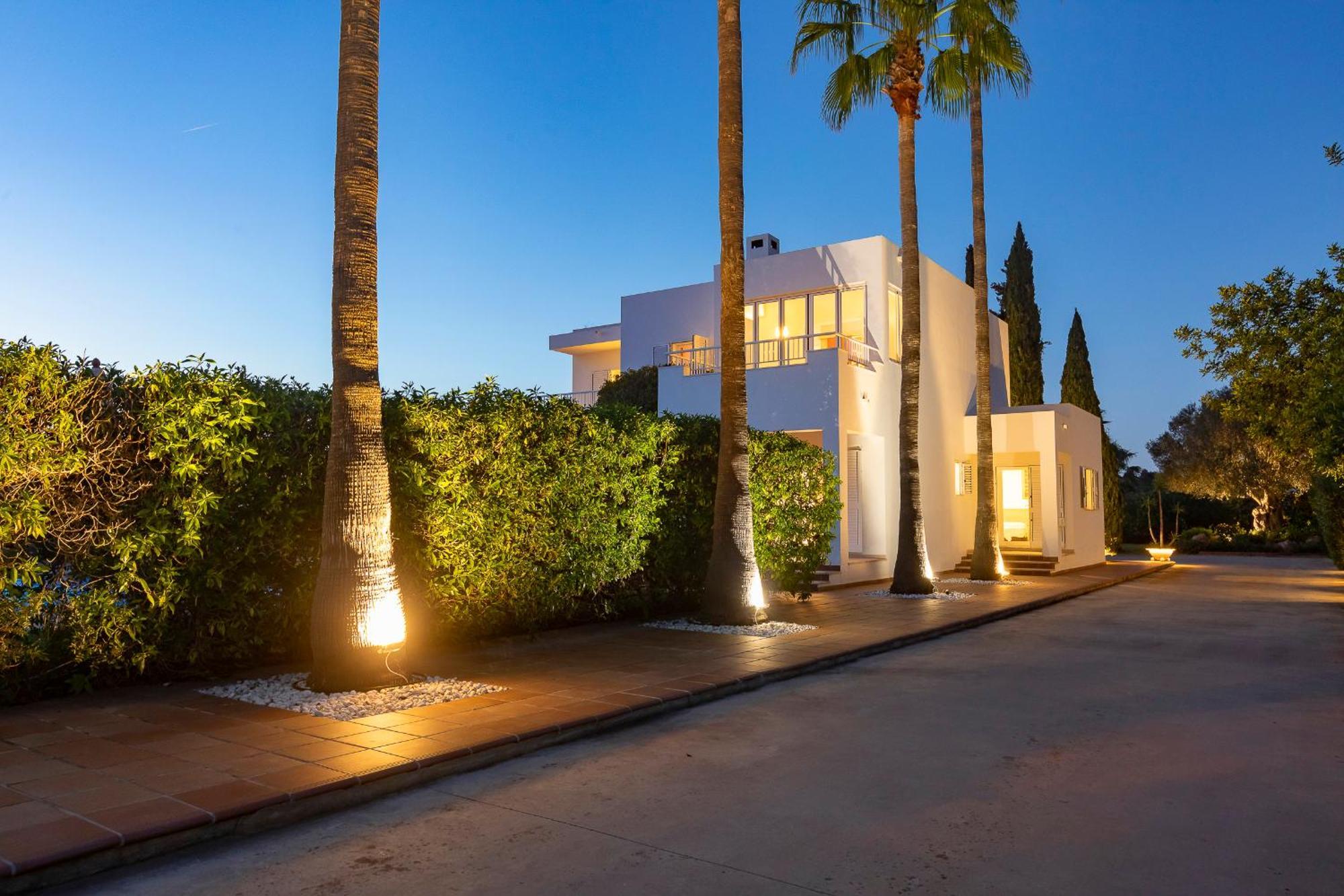 Near Ibiza Town Sleeps 8 - Fluxa *