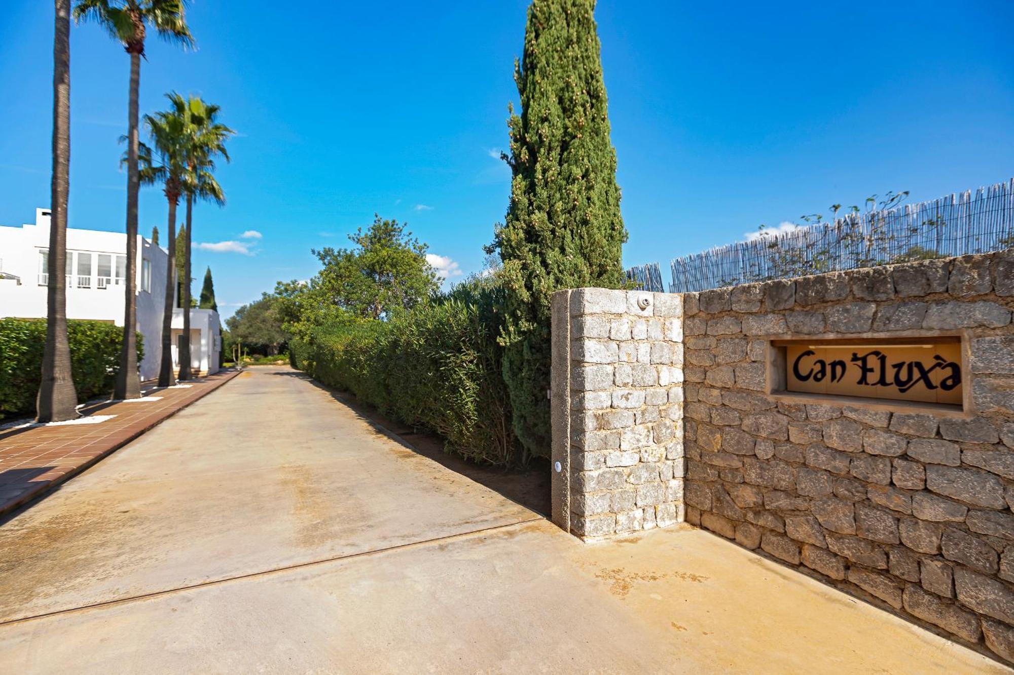 Near Ibiza Town Sleeps 8 - Fluxa *